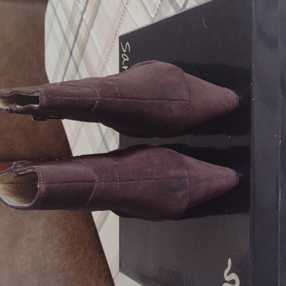 Samuel Brown suede boots - Picture 6 of 6